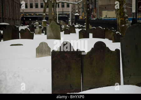 Der Friedhof von St. Pauls Kapelle im Schnee in Lower Manhattan auf Samstag, 27. Februar 2010. (© Frances M. Roberts) Stockfoto