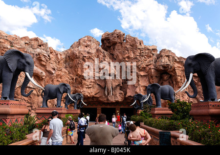 Elefant Figuren Lost City Suncity nordwestlichen Provinz Südafrika Stockfoto