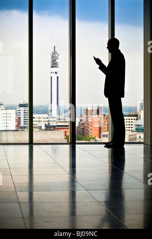 Geschäftsmann in 11 Brindleyplace, Birmingham, West Midlands. Stockfoto