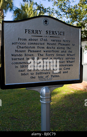 Von 1748 verbunden verschiedene Fährverbindungen Mount Pleasant nach Charleston von Docks entlang der Uferpromenade von Mount Pleasant Stockfoto