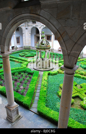 Innenhof mit Knoten Garten im Hotel de Los Reyes Catolicos in Santiago De Compostela Spanien Stockfoto