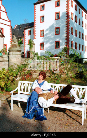 Ein paar Auftritten als Charlotte von Stein und Johann Wolfgang von Goethe in Grosskochberg, Deutschland Stockfoto