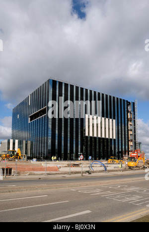 Das Cube Gebäude kurz vor der Fertigstellung in der Innenstadt von Corby in Northamptonshire. Stockfoto