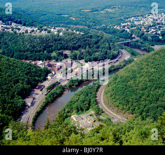 Überblick über die Stadt von Jim Thorpe und Lehigh River von Flagstaff Mountain, Pennsylania, USA Stockfoto