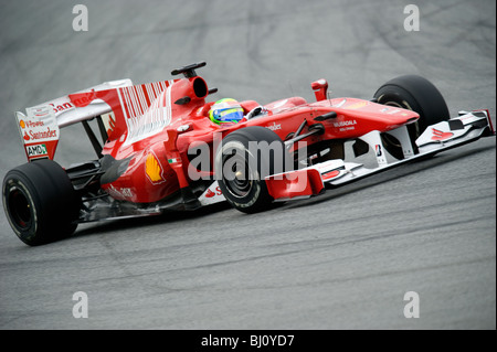 Felipe Massa (BRA) im Ferrari F10 Rennwagen während der Formel-1-Tests Sitzungen am Circuit de Catalunya. Stockfoto