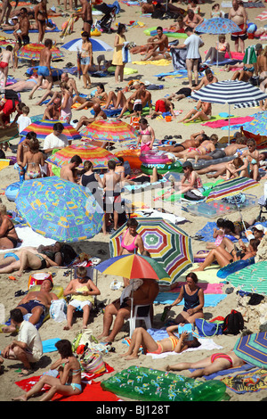 Menschen am Strand, Cala D'Or, Spanien Stockfoto