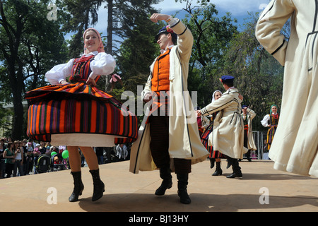 Zofia Solarz "Promni" künstlerische Folk Dance Ensemble aus Warschau Landwirtschaftsuniversität während ihrer show Stockfoto