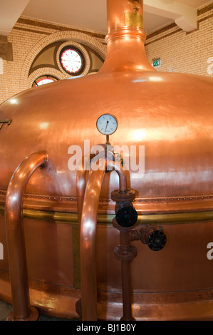 Kupfer traditionelle Tanks für Heineken Bier brauen, Heineken-Brauerei-Museum, Amsterdam (keine Eigenschaft freigegeben) Stockfoto