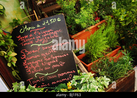 Menü im Restaurant Paris Montmartre-Paris-Frankreich Stockfoto