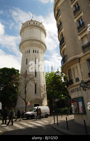 Wasserturm hinter Sacre Coeur Paris Frankreich Stockfoto