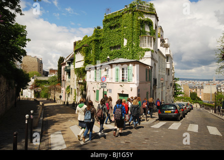 Schule Klasse Kreuzung Straße in Montmartre Paris Frankreich Stockfoto