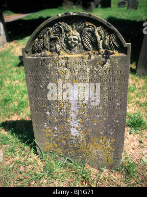 Alten Grabstein im Friedhof, Gloucestershire, England, Vereinigtes Königreich Stockfoto