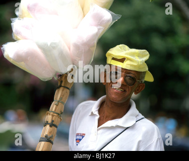 Candy Floss Verkäufer, Rio de Janeiro, Zustand von Rio de Janeiro, Brasilien Stockfoto