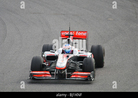 Jenson BUTTON (GB) im McLaren-Mercedes MP4-25 Rennwagen während der Formel-1-Tests auf Circuito de Catalunya, Spanien, 25.2.2010 Stockfoto