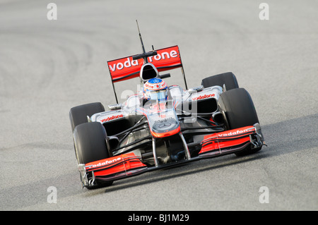 Jenson BUTTON (GB) im McLaren-Mercedes MP4-25 Rennwagen während der Formel-1-Tests auf Circuito de Catalunya, Spanien, 25.2.2010 Stockfoto
