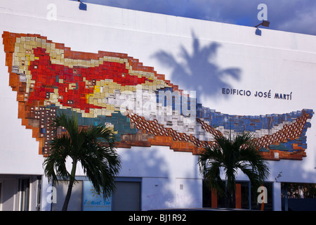 Wandbild eines kubanischen Bereichs in der Seite der José Martí Gebäude in Miami, Florida Stockfoto