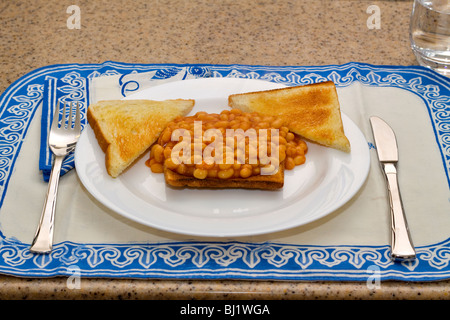 Gebackene Bohnen auf toast Stockfoto