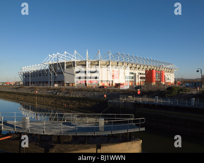 Die Riverside-Stadion von Middlesbrough Football Club, durch den Fluss Tees, Middlesbrough Cleveland UK Stockfoto