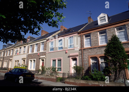 Großbritannien, England, Gateshead, Wohnstraße, Reihe von Häusern Stockfoto