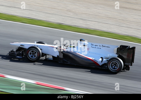 Pedro De La Rosa fährt für das Jahr 2010 BMW Sauber F1 Team auf der Rennstrecke Montmelo, Barcelona, Spanien Stockfoto