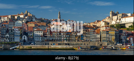 Portugal, Porto, die Ribeira Bezirk und Douro-Fluss Stockfoto