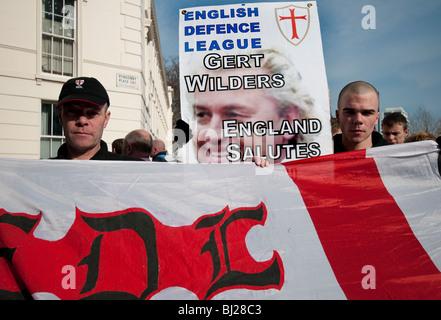 English Defence League (EDL) März in London zur Unterstützung der rechtsextreme holländische islamophobe Politiker Geert Wilders. Stockfoto