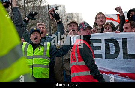 English Defence League (EDL) März in London zur Unterstützung der rechtsextreme holländische islamophobe Politiker Geert Wilders. Stockfoto