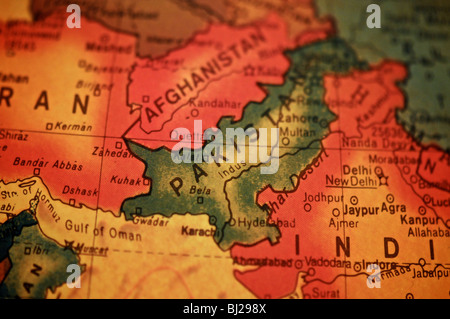 Ein Detail-Foto der Welt wie auf einem antiken Globus dargestellt. Mit Schwerpunkt auf Pakistan. Stockfoto
