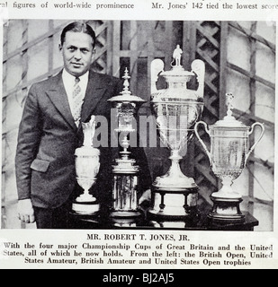 Bobby Jones (1902-72), US-amerikanischer Golfspieler, mit Grand Slam Trophäen, 1930. Artist: Unbekannt Stockfoto