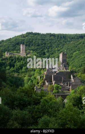 Schlösser, Oberburg und Niederburg, Manderscheid, Eifel, Rheinland-Pfalz, Deutschland Stockfoto
