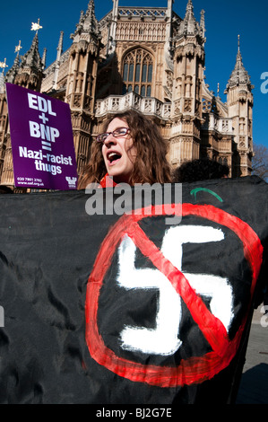 UAF (United Against Fascism) Protest in Parliament Square gegen islamfeindlichen niederländischen Politikers Geert Wilders Besuch in London. Stockfoto