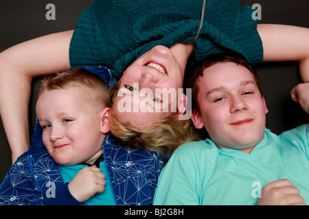 Mutter und Söhne. Stockfoto