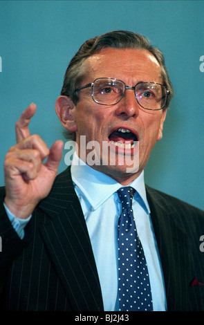 NORMAN FOWLER MP konservativen PARTEIVORSITZENDEN 5. Dezember 1993 Stockfoto