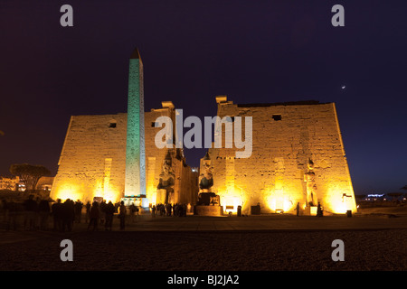 Pylon und Obelisk Ramses II, Luxor-Tempel, Ägypten Stockfoto