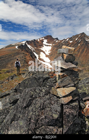 Wanderer auf Trail bis zur Hudson Bay Spitzberg, Smithers, Britisch-Kolumbien Stockfoto