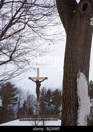 Indian River, Michigan - The National Shrine of das Kreuz im Wald, berichtet, dass der weltweit größte Kruzifix. Stockfoto