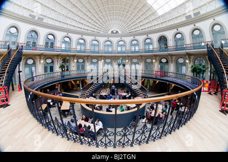 Innere des Corn Exchange, Leeds, UK Stockfoto