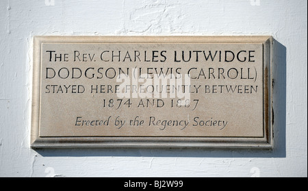 Plaque, wo Rev Charles Lutwidge Dodgson bekannt als Lewis Carroll in Brighton Sussex Square UK übernachtet Stockfoto