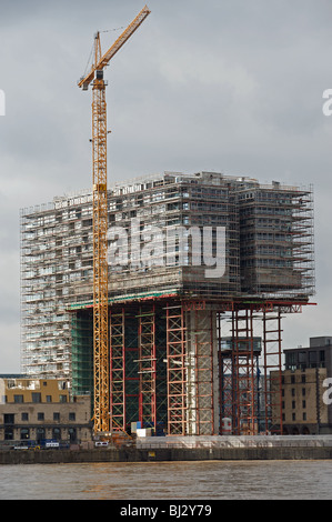 Bau von Kranhaus oder "Kran Häuser", Rheinauhafen, Köln. Stockfoto