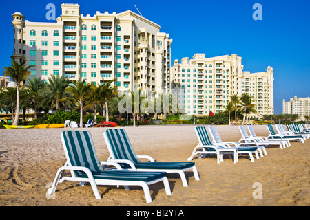 Die Küstenlinie Wohnblocks auf Palm Island Jumeirah in Dubai Stockfoto