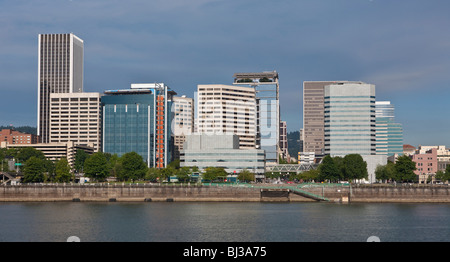 Blick auf die Innenstadt von Portland, Wilamette Fluss, Wasser, Portland, Oregon, USA Stockfoto