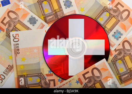 DVD, CD, Euro-Scheine, Nationalflagge Schweiz, symbolisches Bild für den Kauf von Bankunterlagen, Steuerhinterziehung, Banking confid Stockfoto