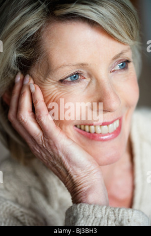 Senior-Dame lächelnd Stockfoto