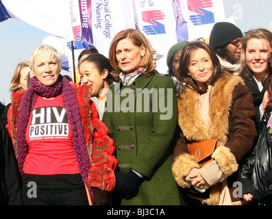 Annie Lennox mit Sarah Brown und Cherie Lunghi Stockfoto