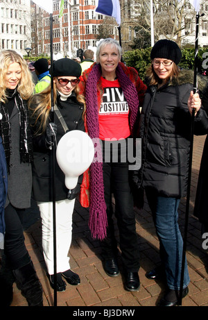 Annie Lennox (c) fördert im Rahmen der Feierlichkeiten zum Tag der internationalen Frauen HIV-positiv in London Stockfoto