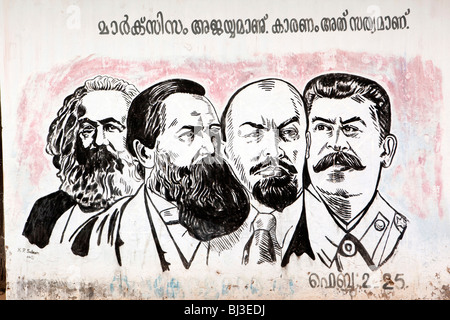 Indien, Kerala, Calicut, Kozhikode, Halwa Basar, Politik, marxistische kommunistische Figuren auf Hauswand gemalt Stockfoto