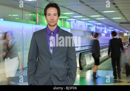 Geschäftsmann am Flughafen Stockfoto