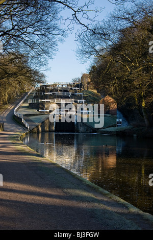 Bingley fünf-Rise sperrt, eine berühmte Funktion am Leeds-Liverpool-Kanal in Bingley in West Yorkshire Stockfoto