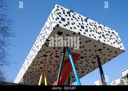 Entworfen von dem Architekten Will Alsop, Ontario College of Art &amp; Design (OCAD) Schulgebäude befindet sich in der Innenstadt von Toronto, Kanada Stockfoto