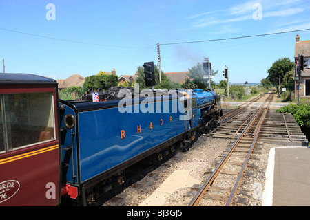 Bilder von The Romney, Hythe & Dymchurch Railway in Kent, England, eine seit langem etablierte 15-Zoll-Schmalspurbahn. Stockfoto